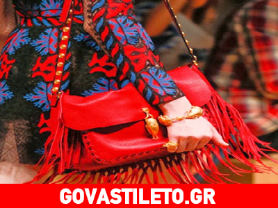 Tσάντες με κρόσσια για τις «χίπισσες» του χειμώνα